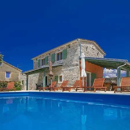 Handsome Stone Holiday Home With Swimming Pool In Tinjan * Tinjan